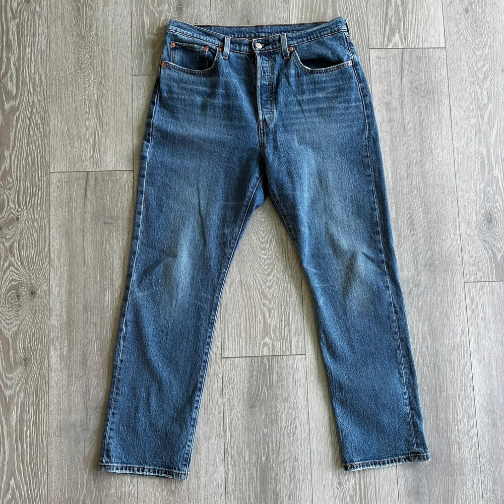 Levis 501 Original Fit Jeans 32x30 Medium Wash Blue Straight Leg 12501-0396